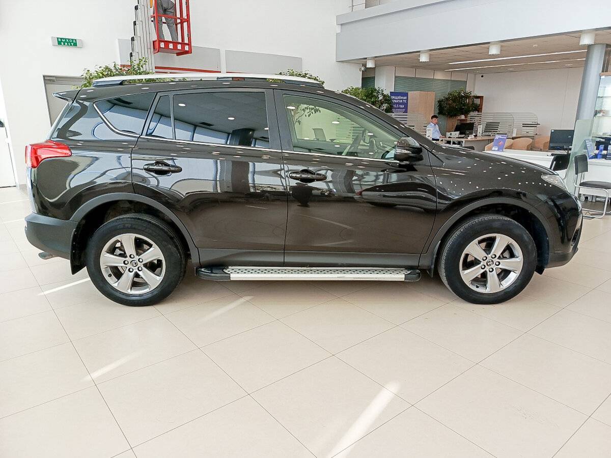 Купить Toyota RAV4 с пробегом. Фото: #3