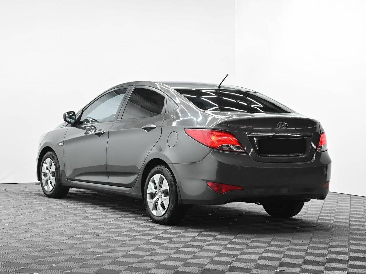 Купить Hyundai Solaris с пробегом. Фото: #2