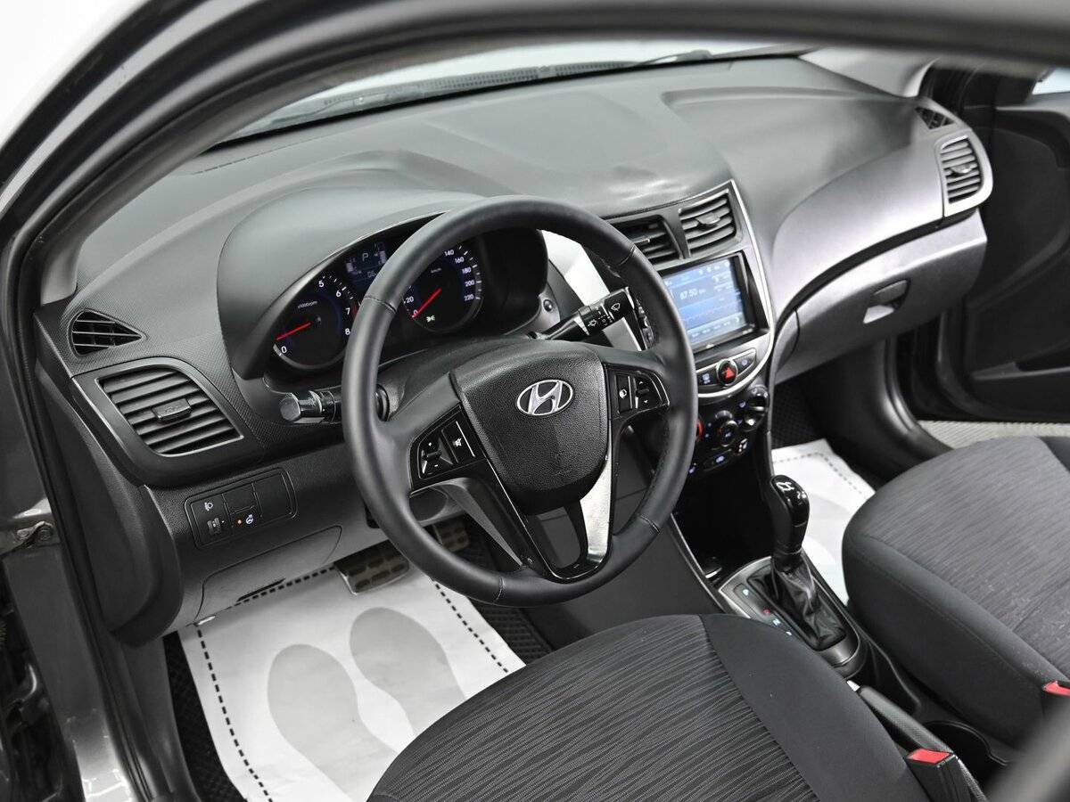 Купить Hyundai Solaris с пробегом. Фото: #6