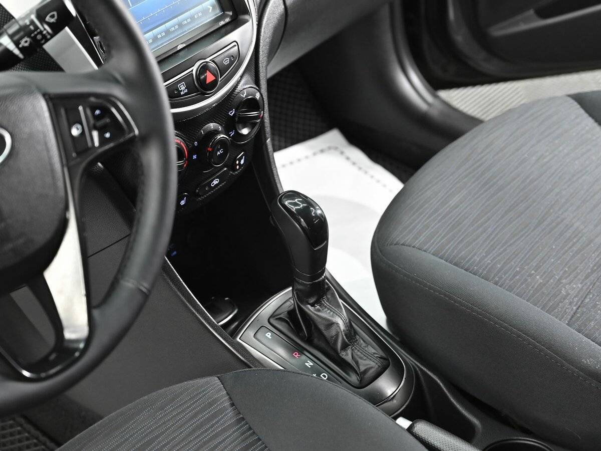 Купить Hyundai Solaris с пробегом. Фото: #10