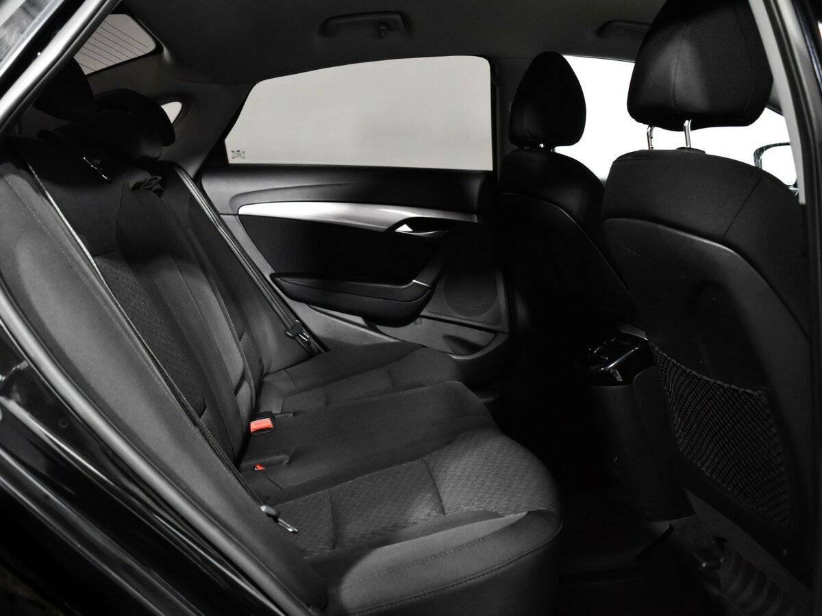 Купить Hyundai i40 с пробегом. Фото: #9