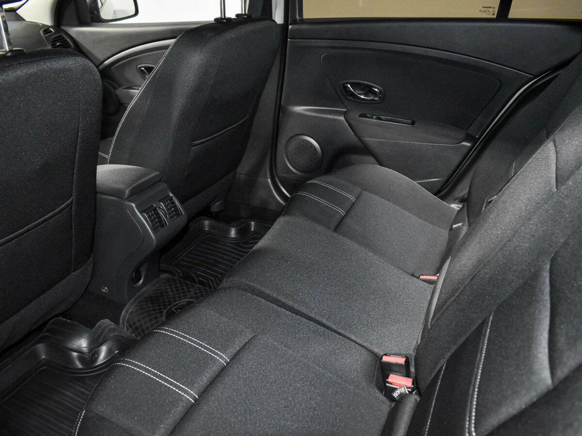 Купить Renault Fluence с пробегом. Фото: #9