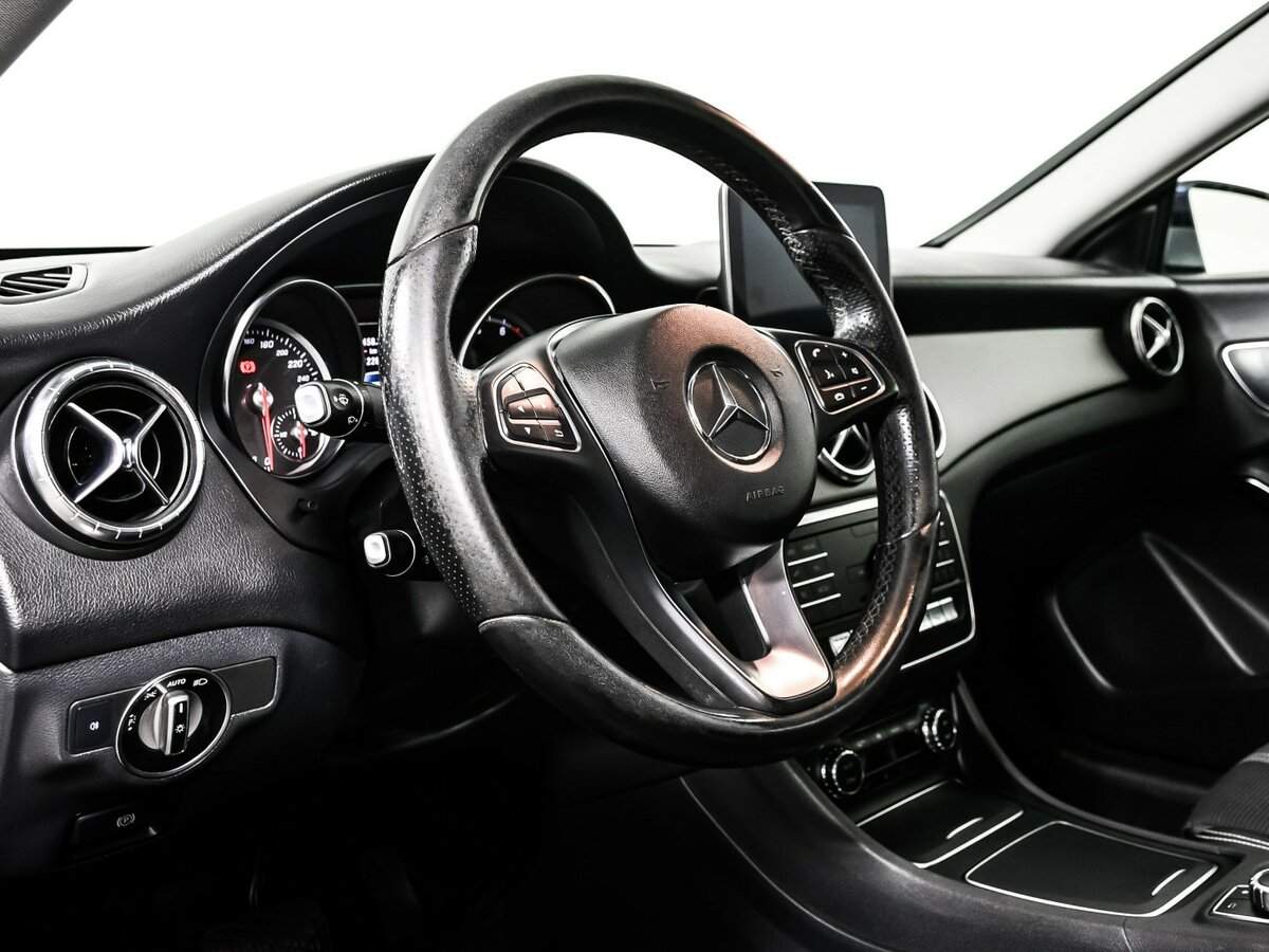 Купить Mercedes-Benz CLA с пробегом. Фото: #11