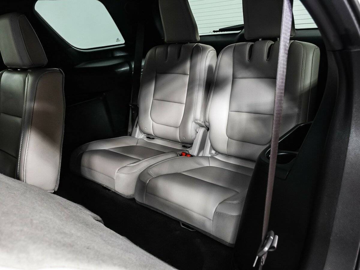 Купить Ford Explorer с пробегом. Фото: #13