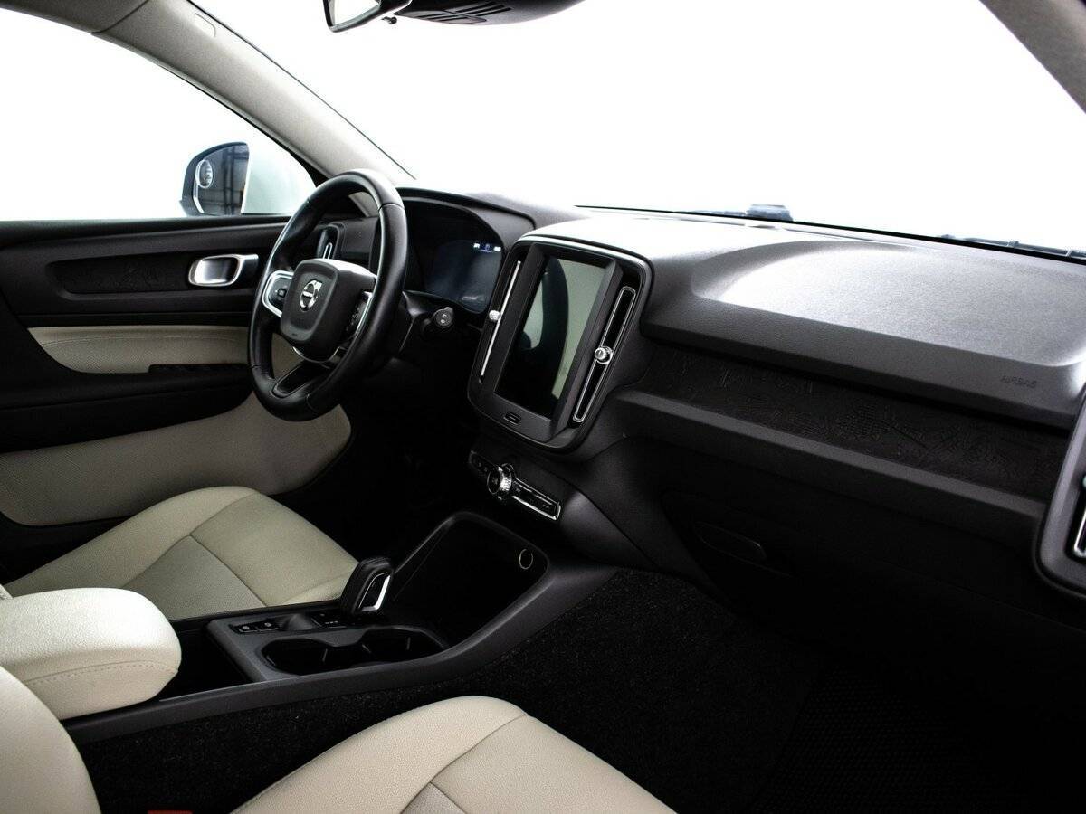 Купить Volvo XC40 с пробегом. Фото: #5