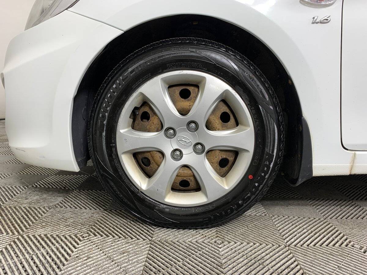 Купить Hyundai Solaris с пробегом. Фото: #8