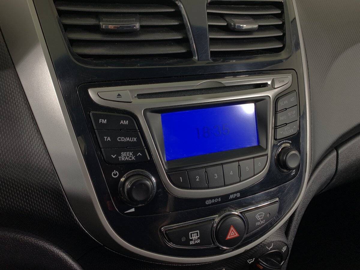 Купить Hyundai Solaris с пробегом. Фото: #14