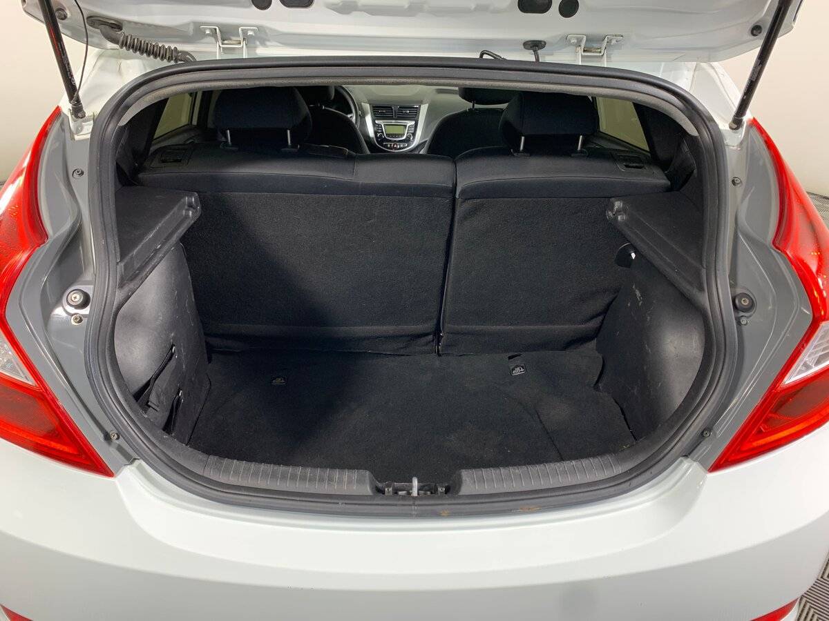 Купить Hyundai Solaris с пробегом. Фото: #18