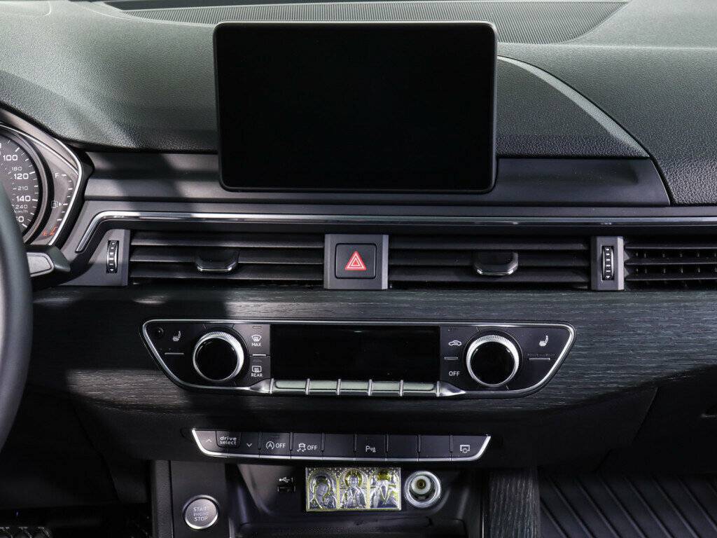 Купить Audi A4 с пробегом. Фото: #13