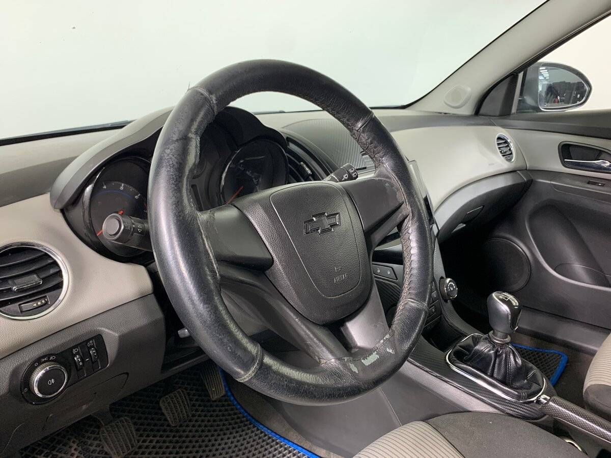Купить Chevrolet Cruze с пробегом. Фото: #10