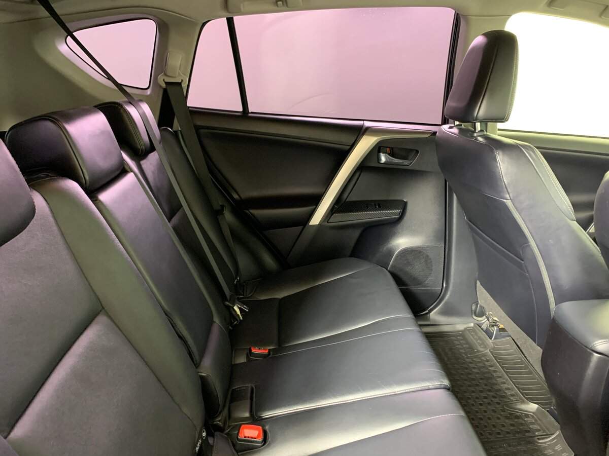 Купить Toyota RAV4 с пробегом. Фото: #16