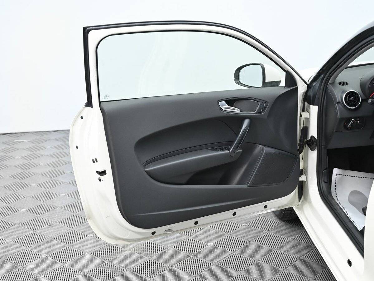 Купить Audi A1 с пробегом. Фото: #6