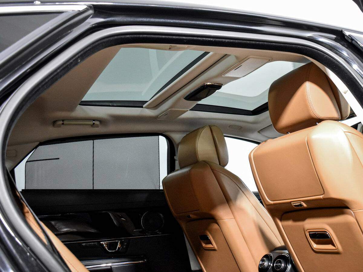 Купить Jaguar XJ с пробегом. Фото: #24
