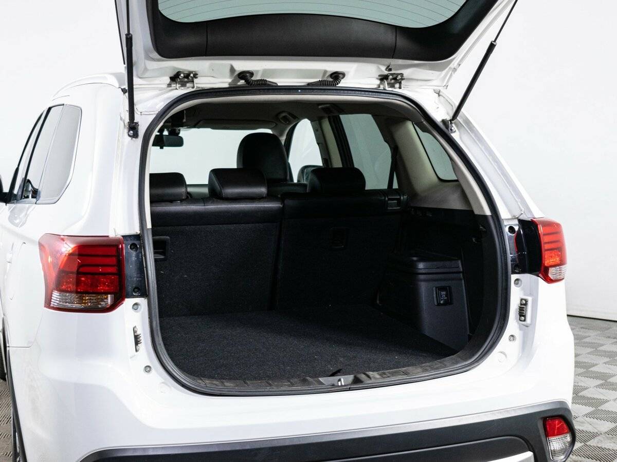 Купить Mitsubishi Outlander с пробегом. Фото: #8