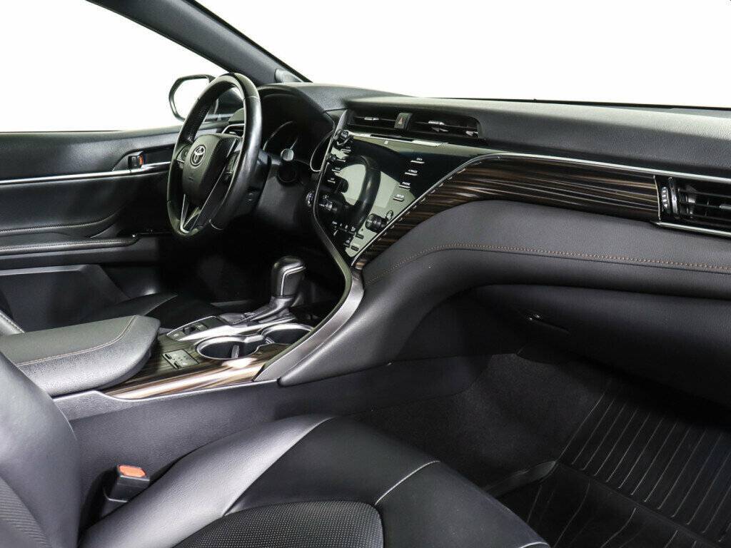 Купить Toyota Camry с пробегом. Фото: #9