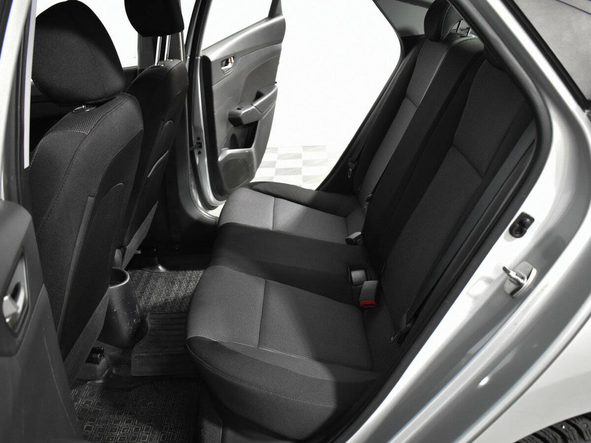 Купить Hyundai Solaris с пробегом. Фото: #11