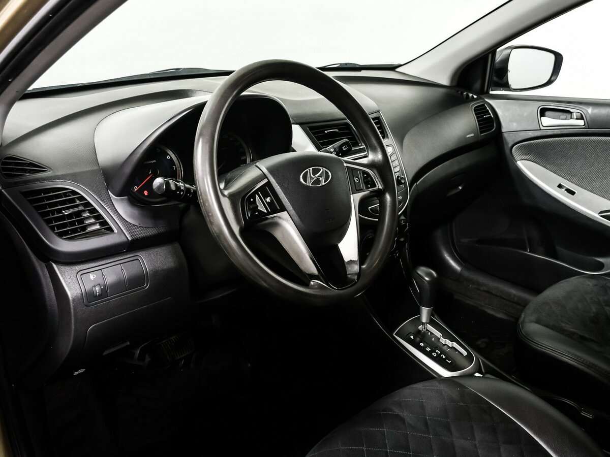 Купить Hyundai Solaris с пробегом. Фото: #12