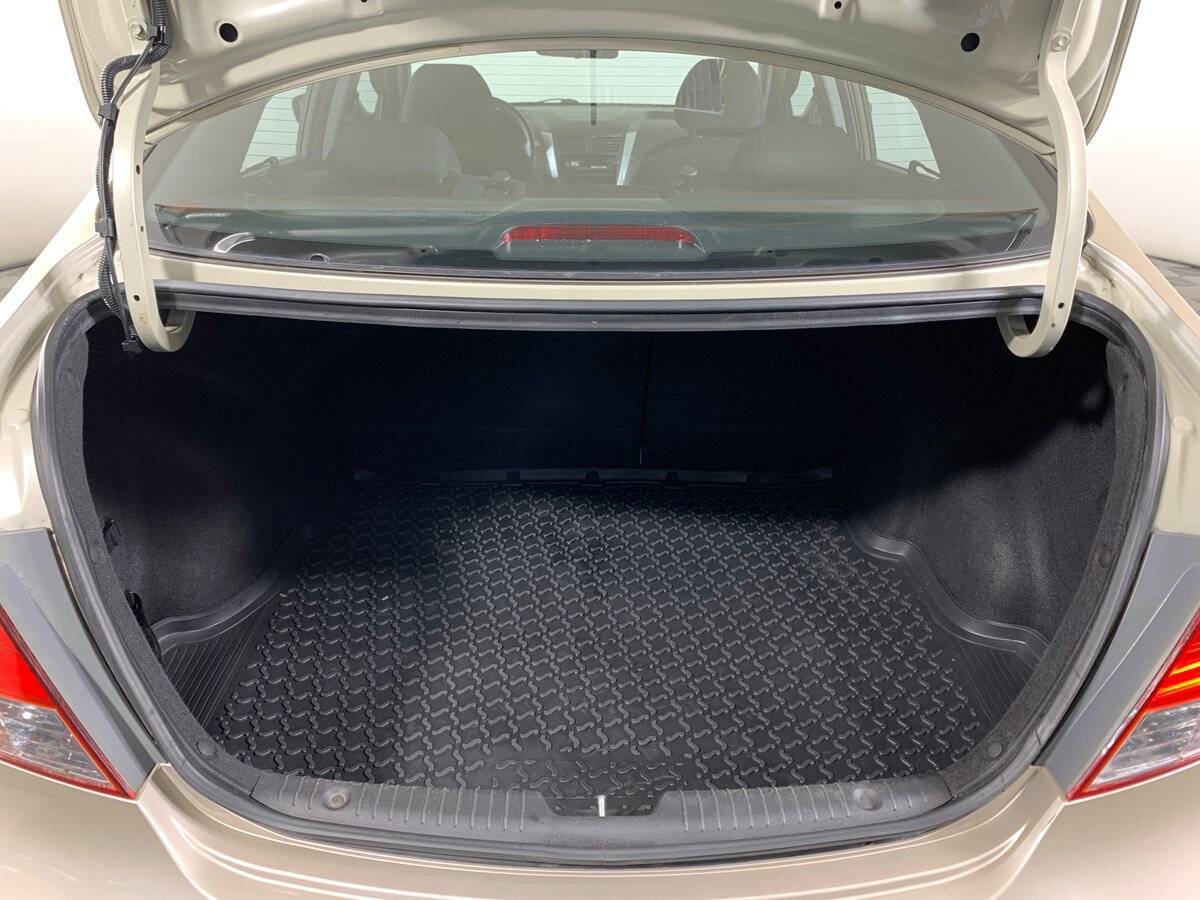 Купить Hyundai Solaris с пробегом. Фото: #18