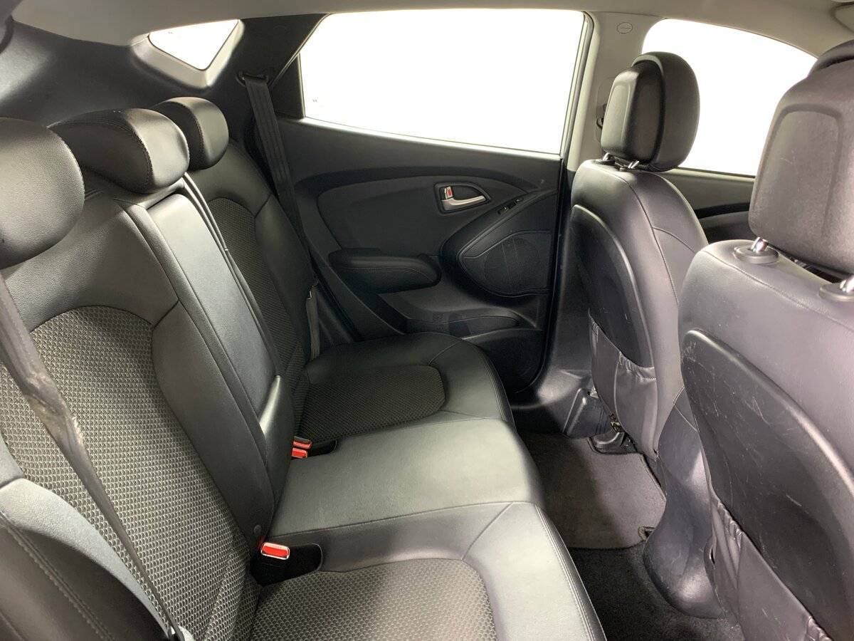 Купить Hyundai ix35 с пробегом. Фото: #16