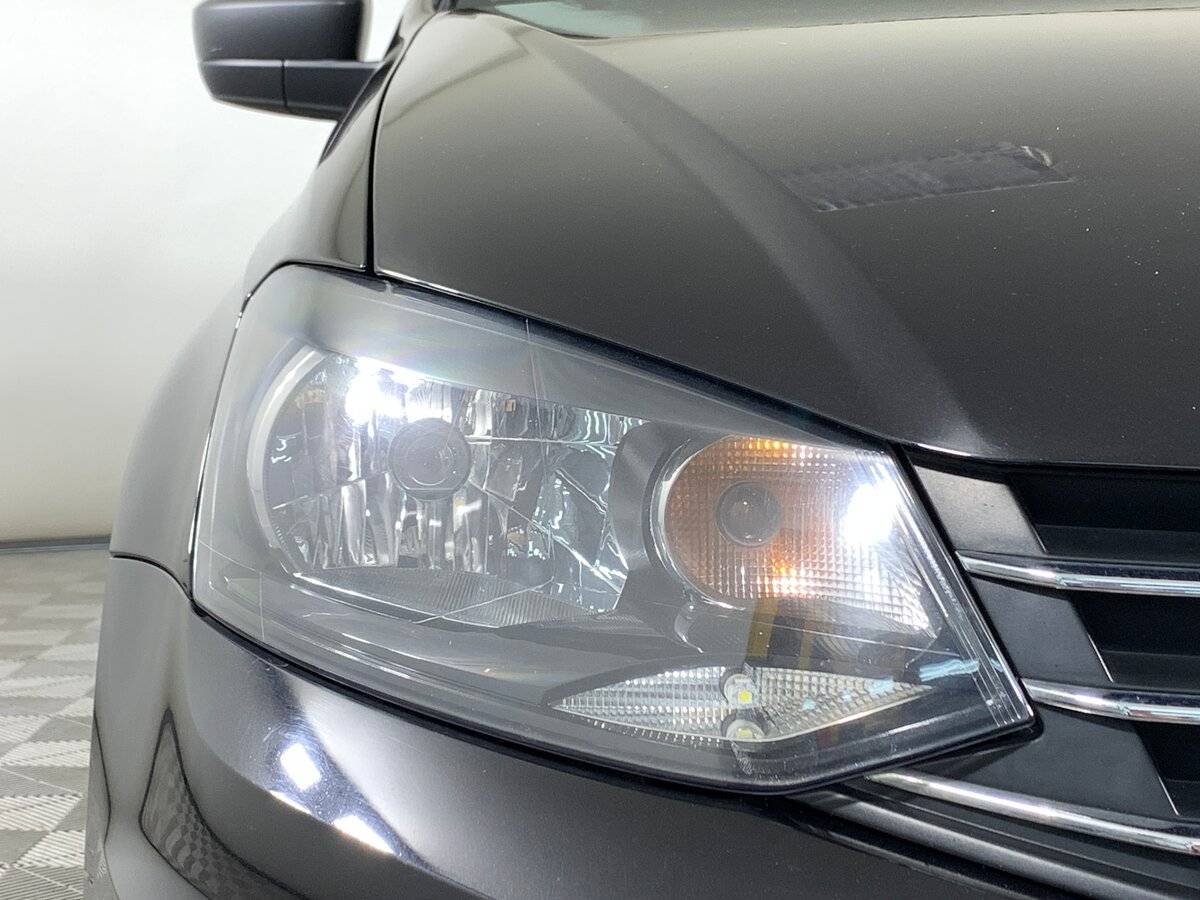 Купить Volkswagen Polo с пробегом. Фото: #9