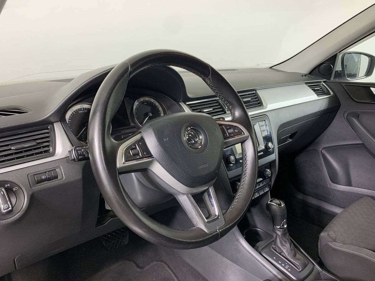 Купить Skoda Rapid с пробегом. Фото: #10