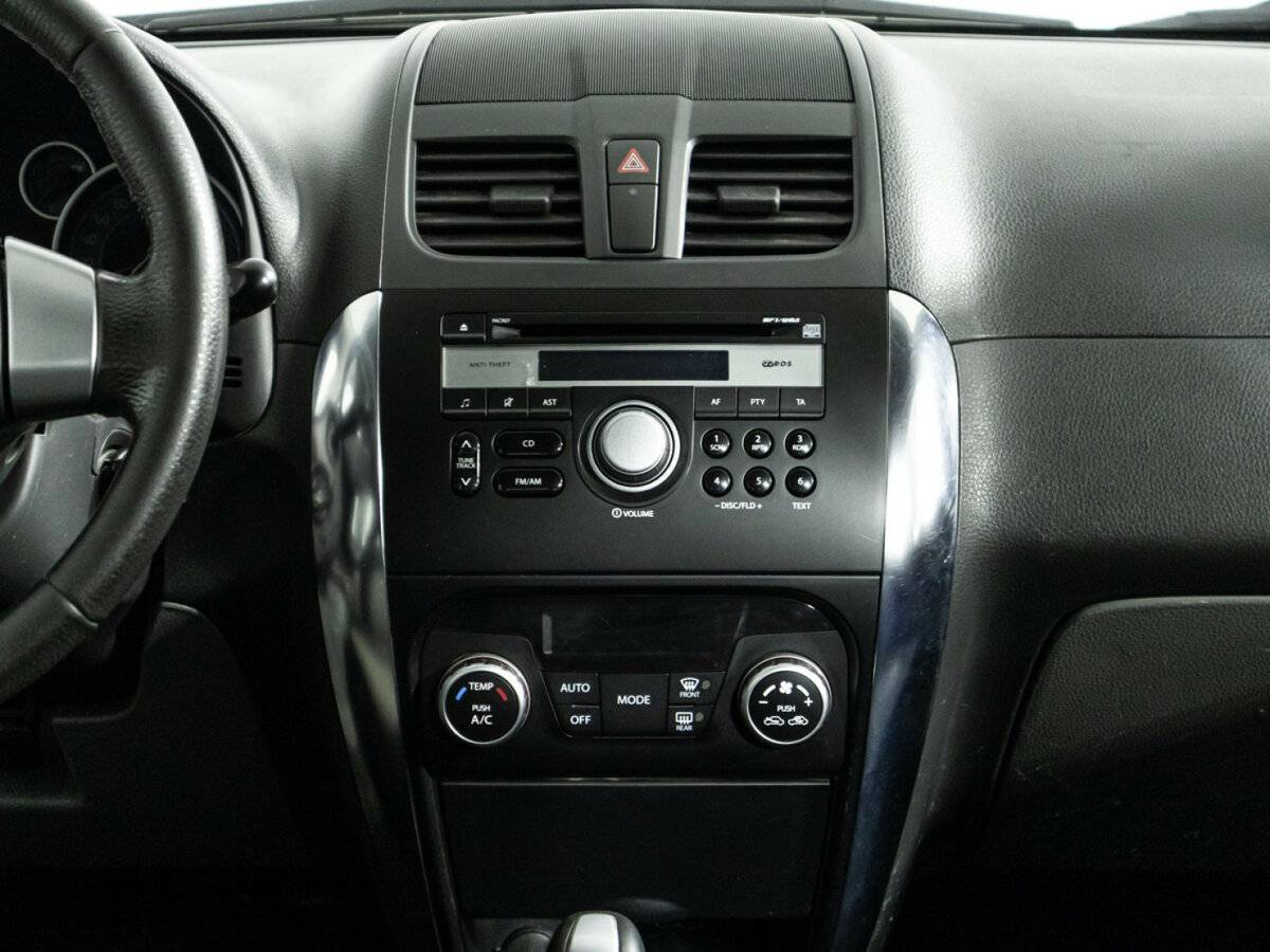 Купить Suzuki SX4 с пробегом. Фото: #9