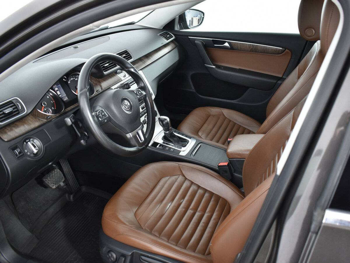 Купить Volkswagen Passat с пробегом. Фото: #10