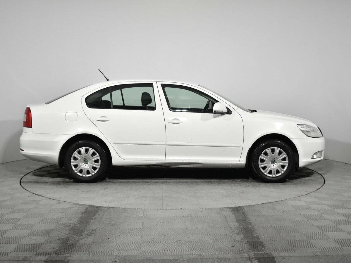 Купить Skoda Octavia с пробегом. Фото: #3