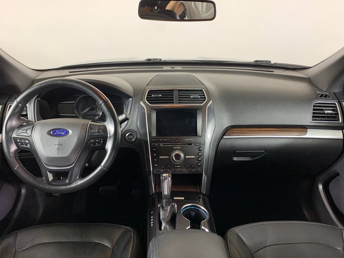 Купить Ford Explorer с пробегом. Фото: #11
