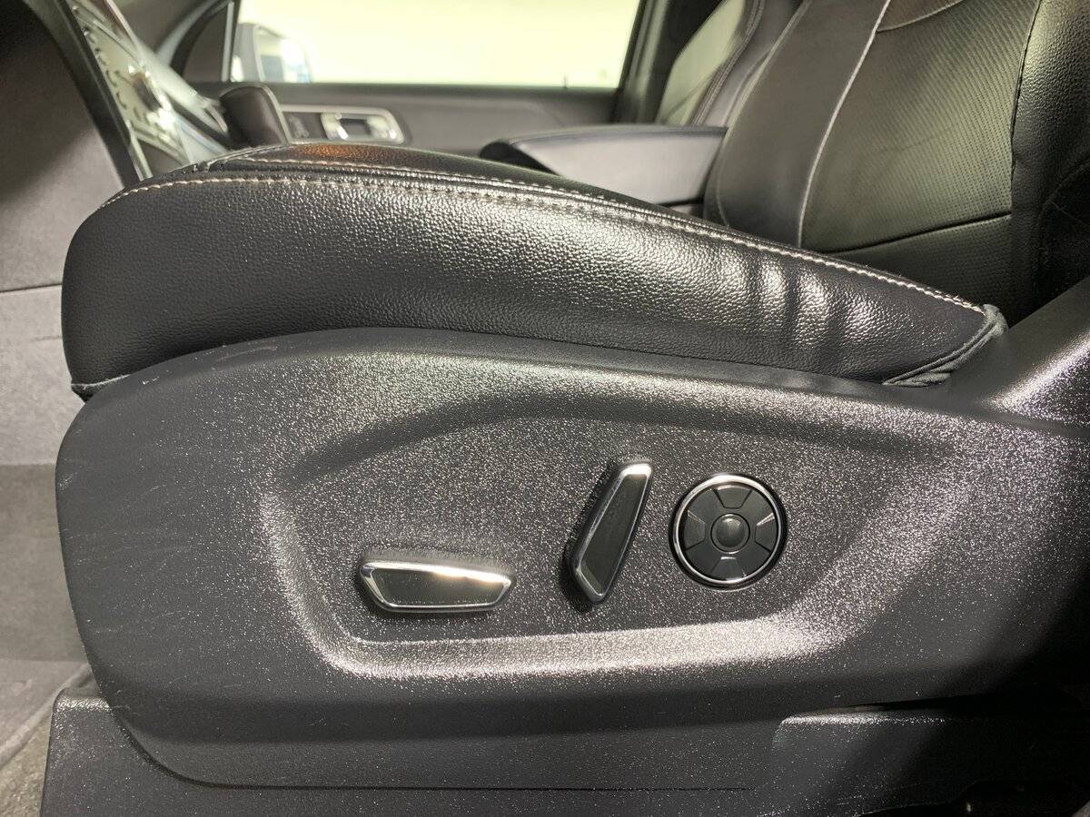 Купить Ford Explorer с пробегом. Фото: #15