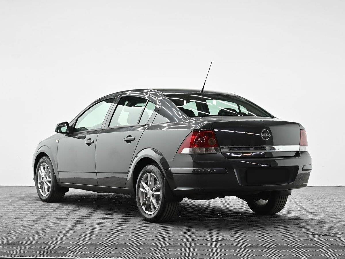 Купить Opel Astra с пробегом. Фото: #2