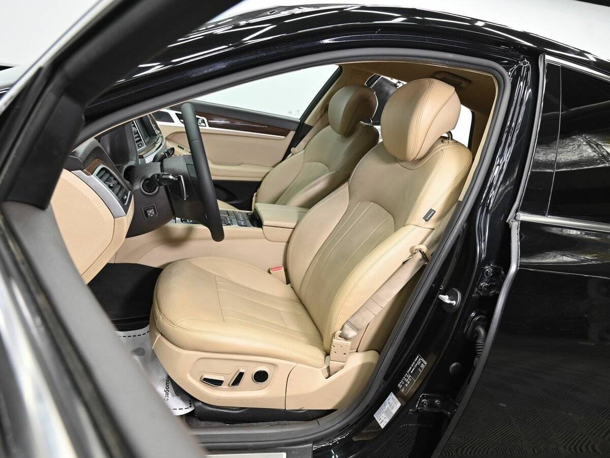 Купить Hyundai Genesis с пробегом. Фото: #6