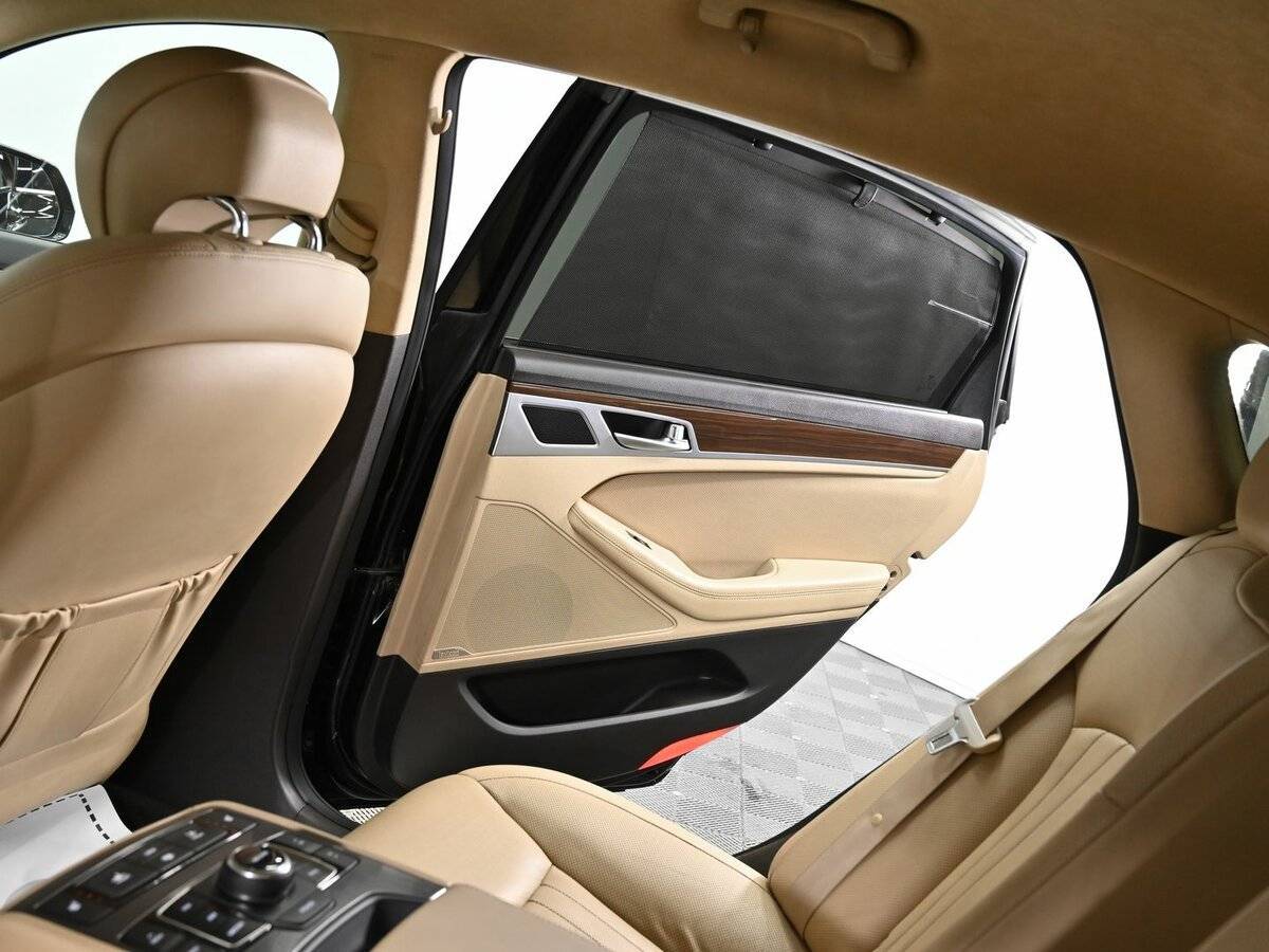 Купить Hyundai Genesis с пробегом. Фото: #17