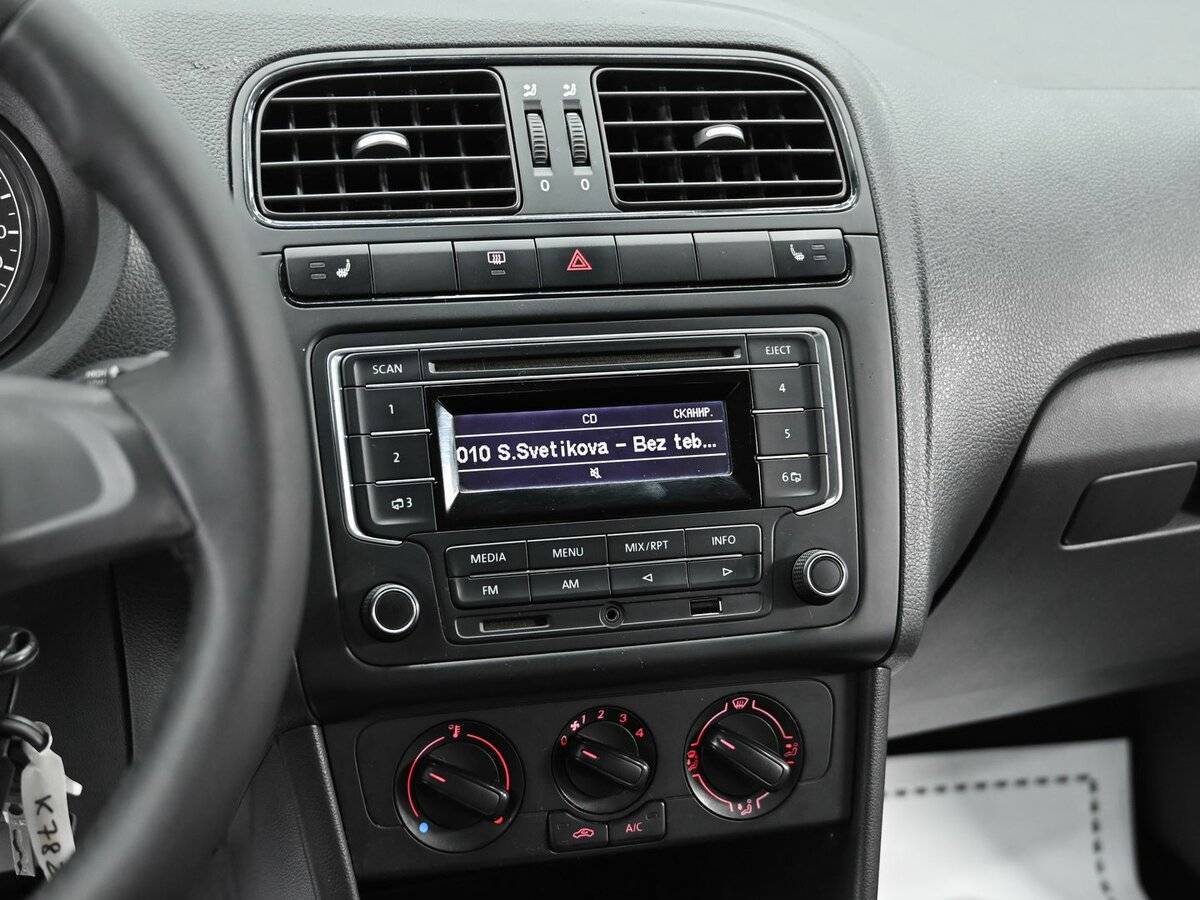 Купить Volkswagen Polo с пробегом. Фото: #9