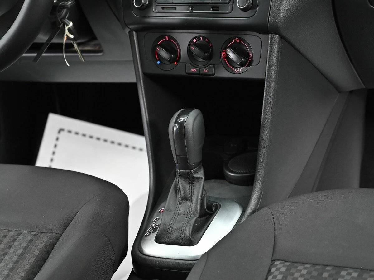 Купить Volkswagen Polo с пробегом. Фото: #11