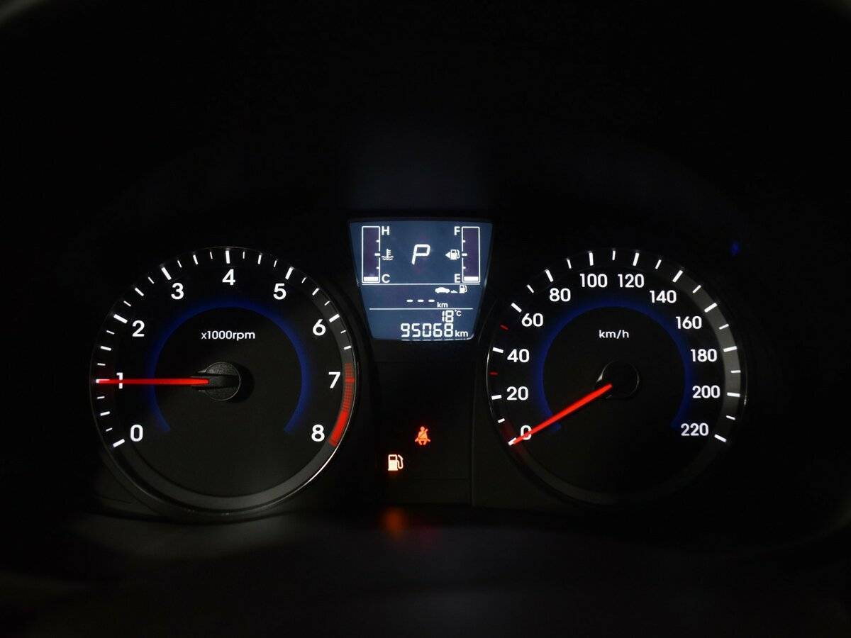 Купить Hyundai Solaris с пробегом. Фото: #12