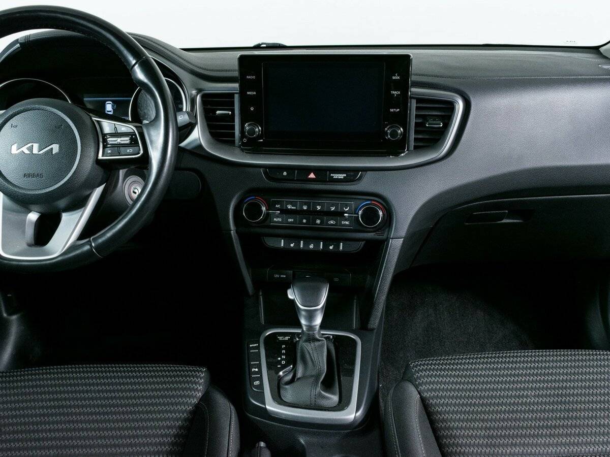 Купить Kia Ceed с пробегом. Фото: #10