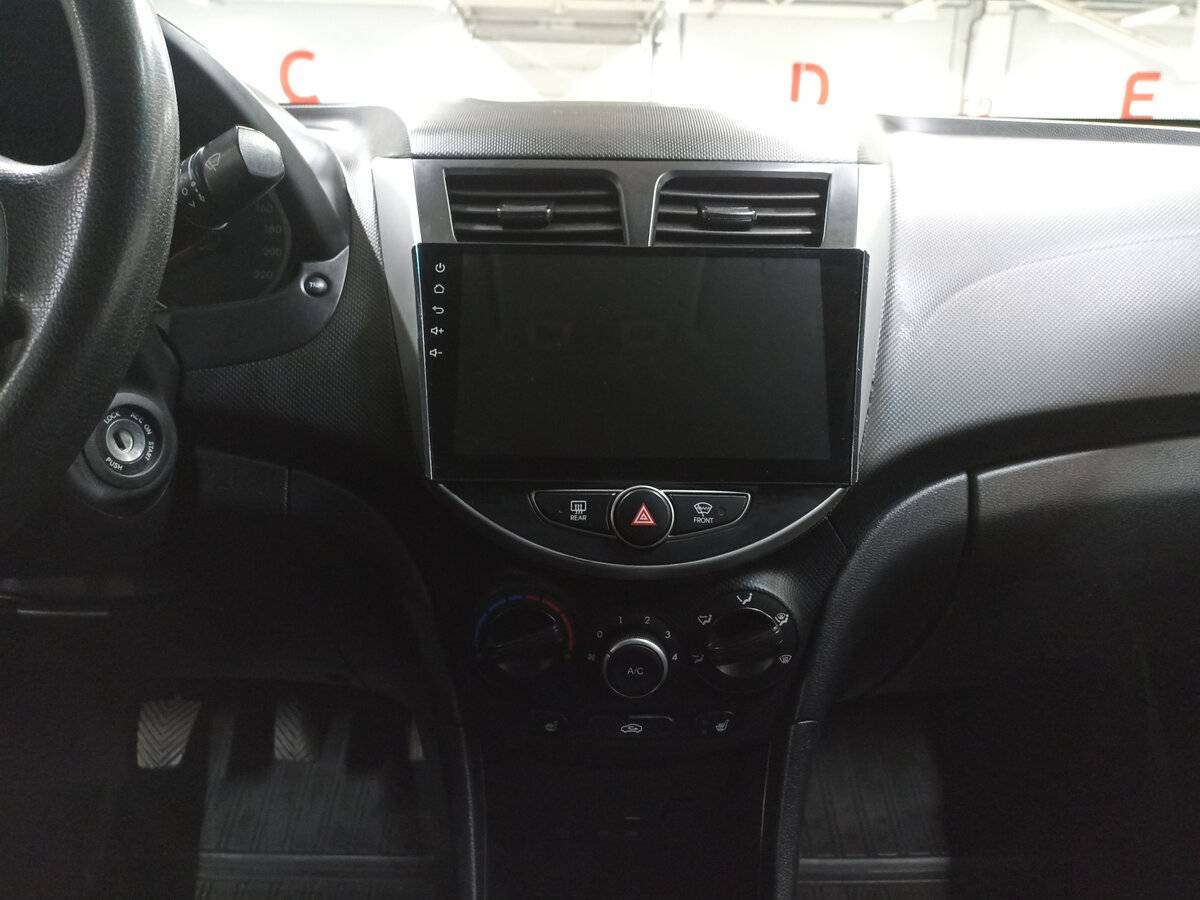 Купить Hyundai Solaris с пробегом. Фото: #14