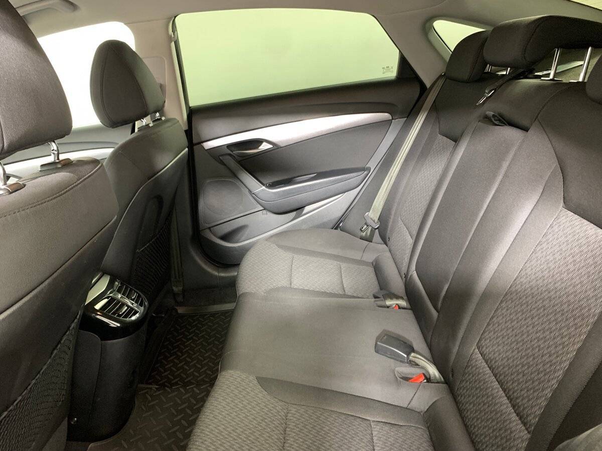 Купить Hyundai i40 с пробегом. Фото: #17