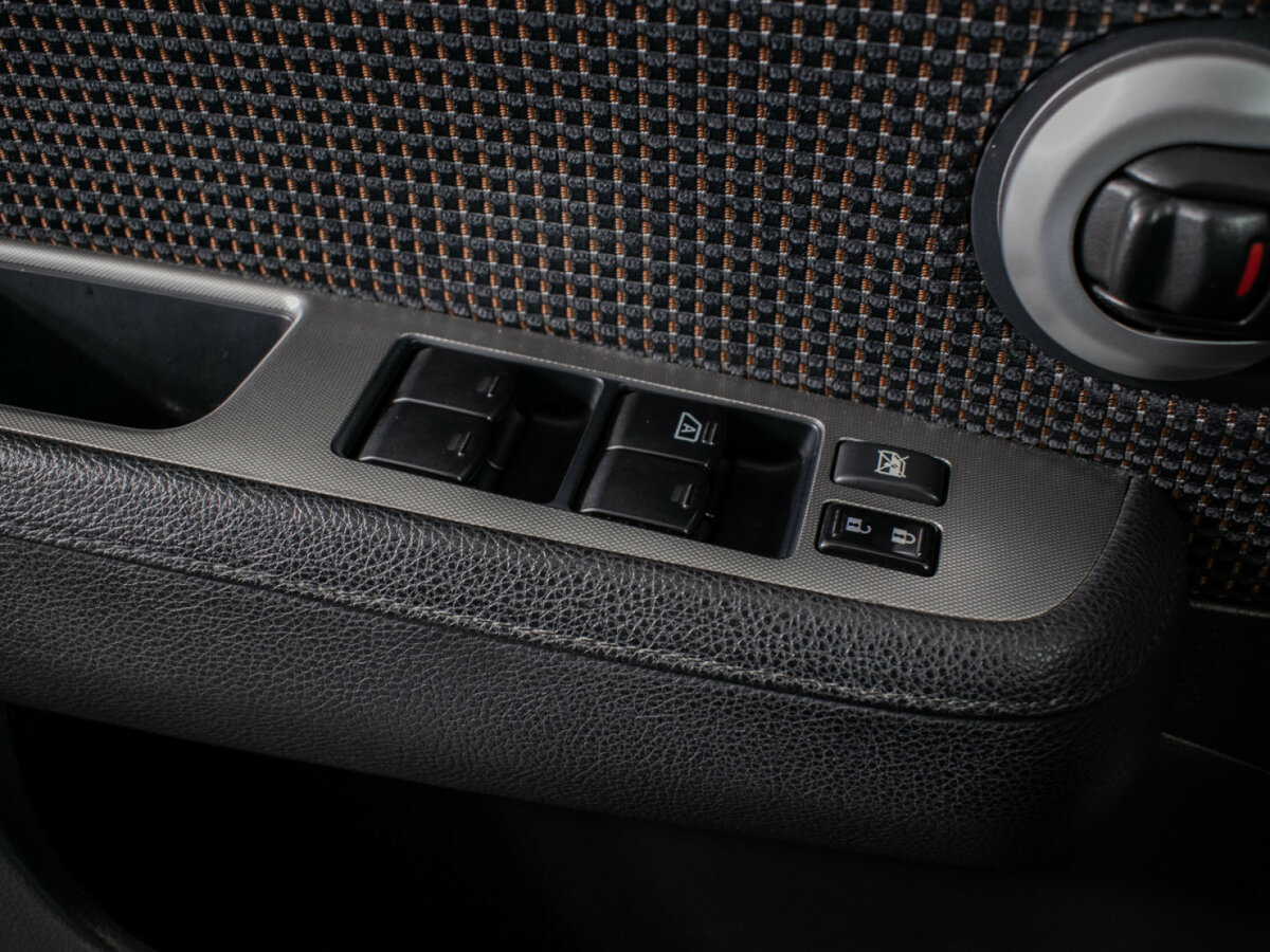 Купить Nissan Tiida с пробегом. Фото: #13