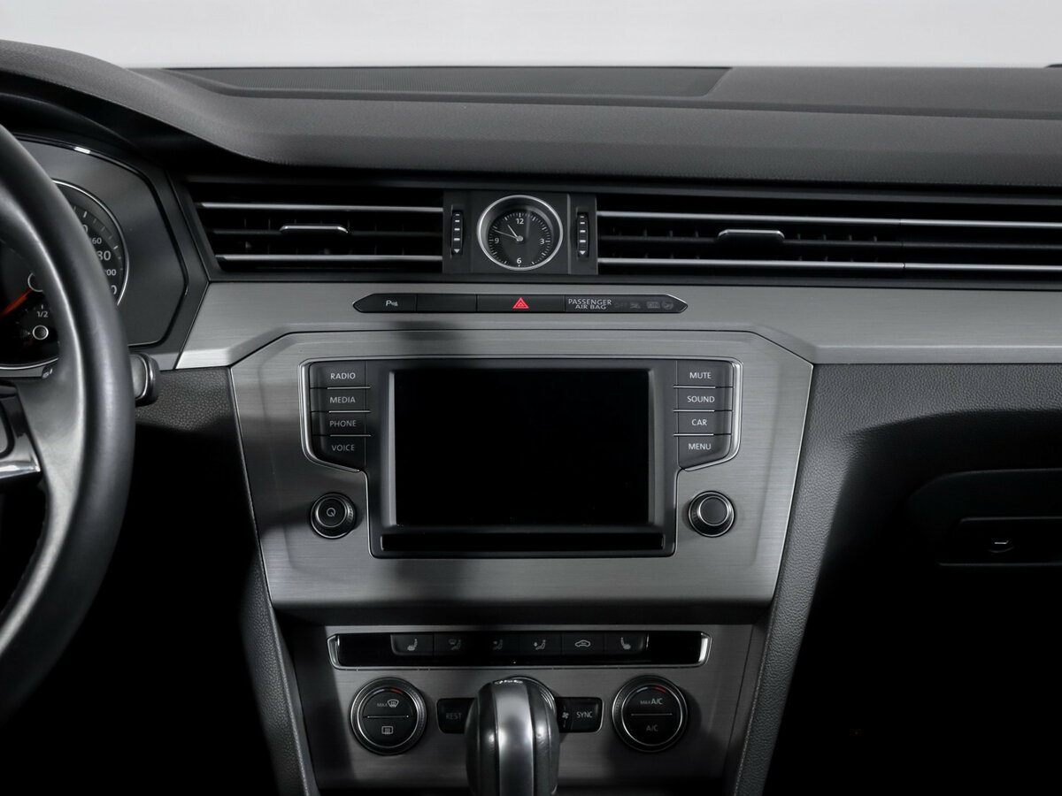 Купить Volkswagen Passat с пробегом. Фото: #10