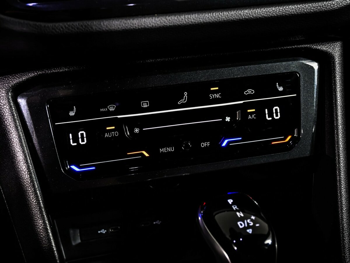 Купить Volkswagen Tiguan с пробегом. Фото: #18