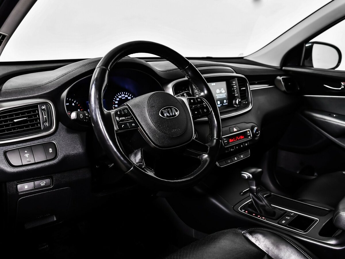 Купить Kia Sorento с пробегом. Фото: #10