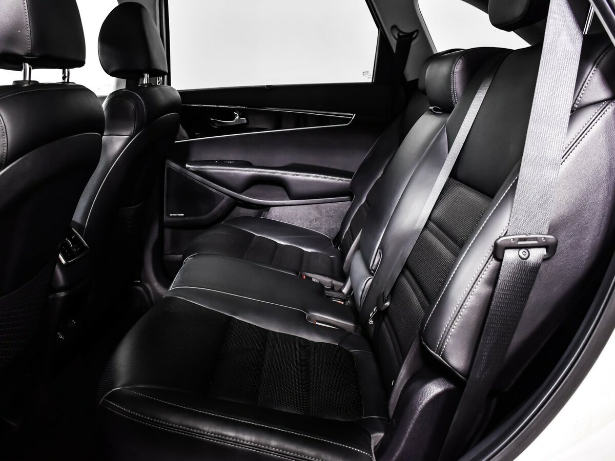 Купить Kia Sorento с пробегом. Фото: #9