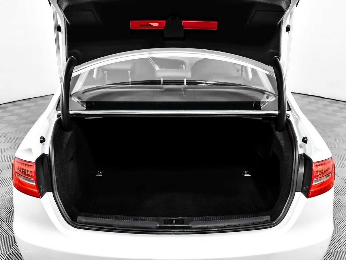 Купить Audi A4 с пробегом. Фото: #12