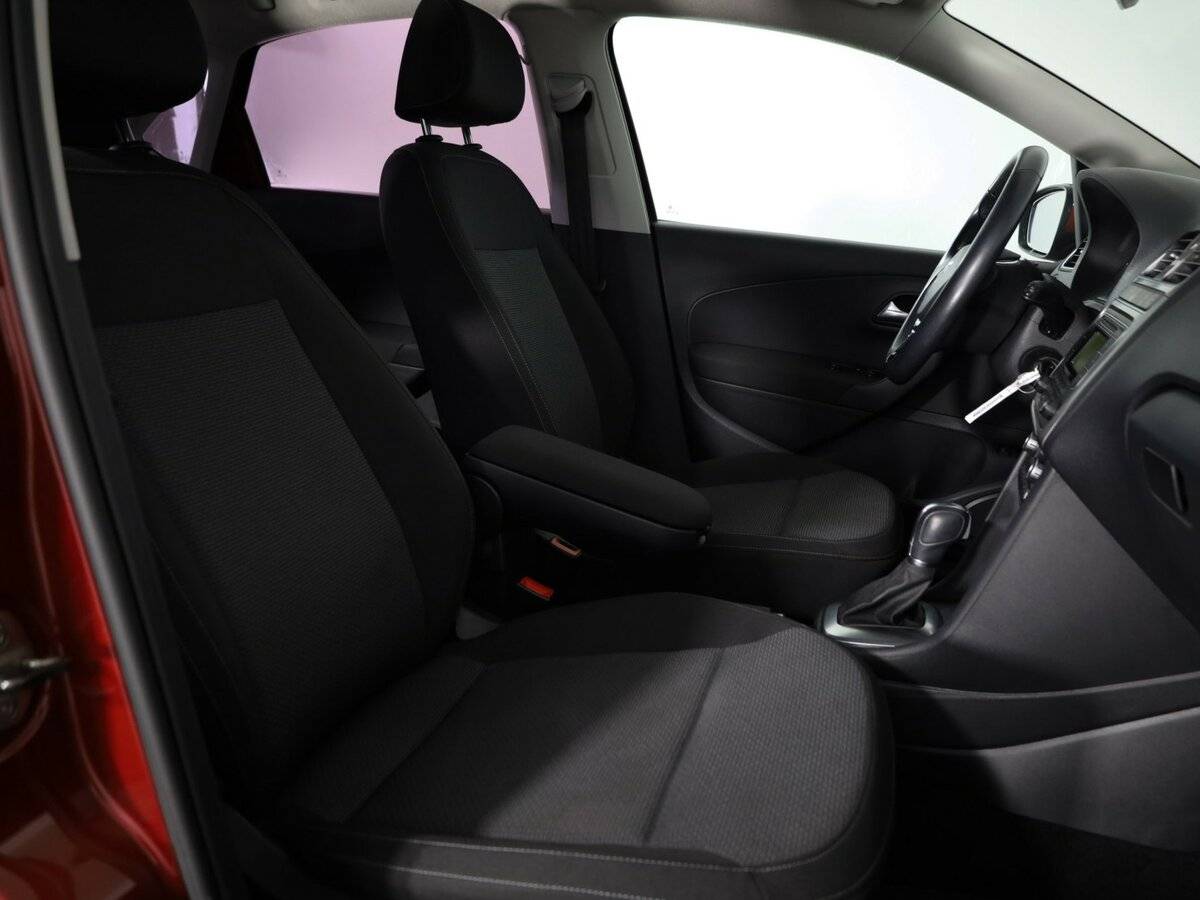 Купить Volkswagen Polo с пробегом. Фото: #18
