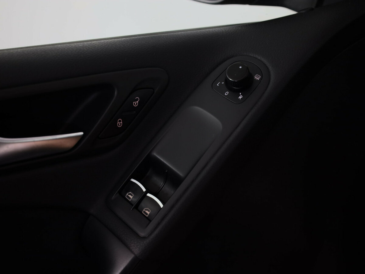 Купить Volkswagen Golf с пробегом. Фото: #14