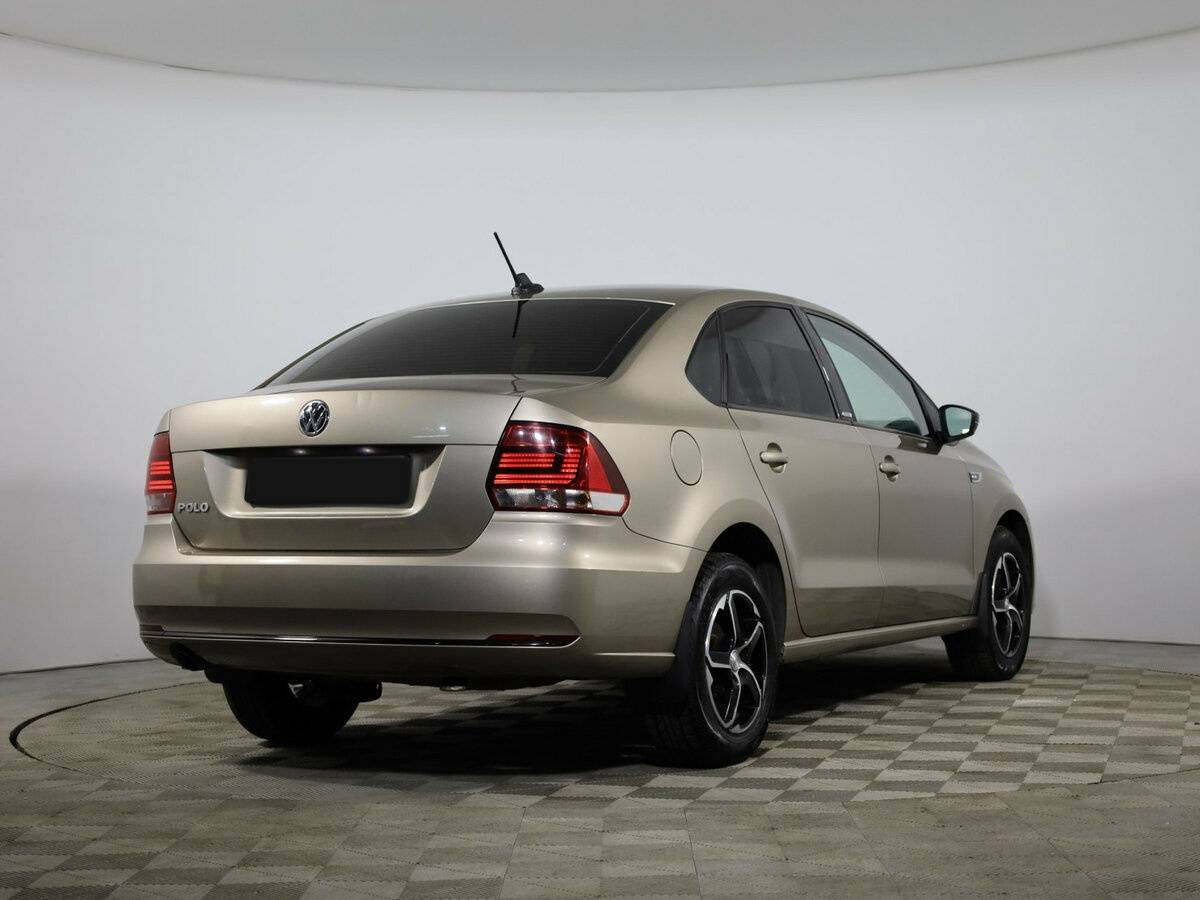Купить Volkswagen Polo с пробегом. Фото: #3