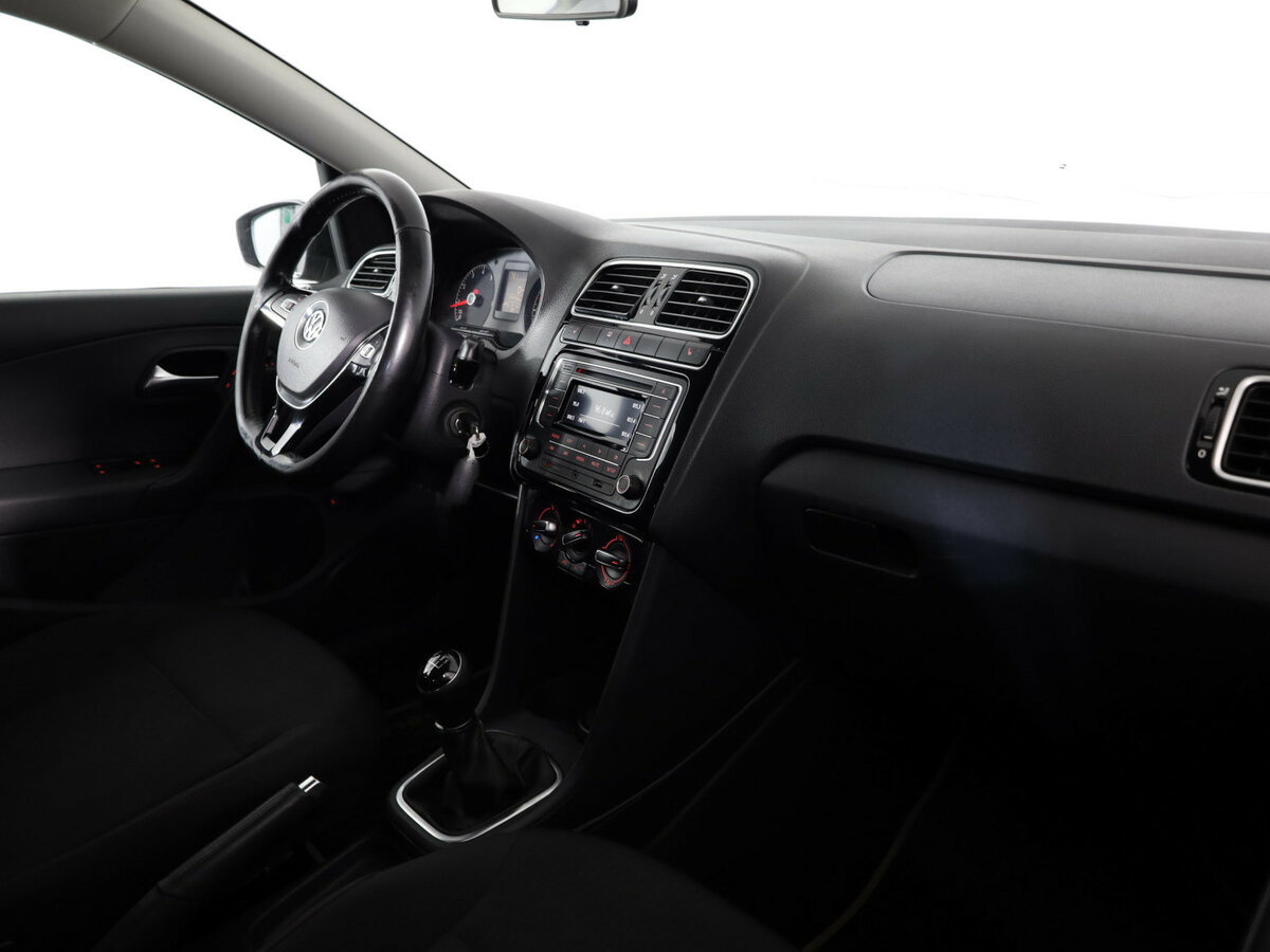 Купить Volkswagen Polo с пробегом. Фото: #9