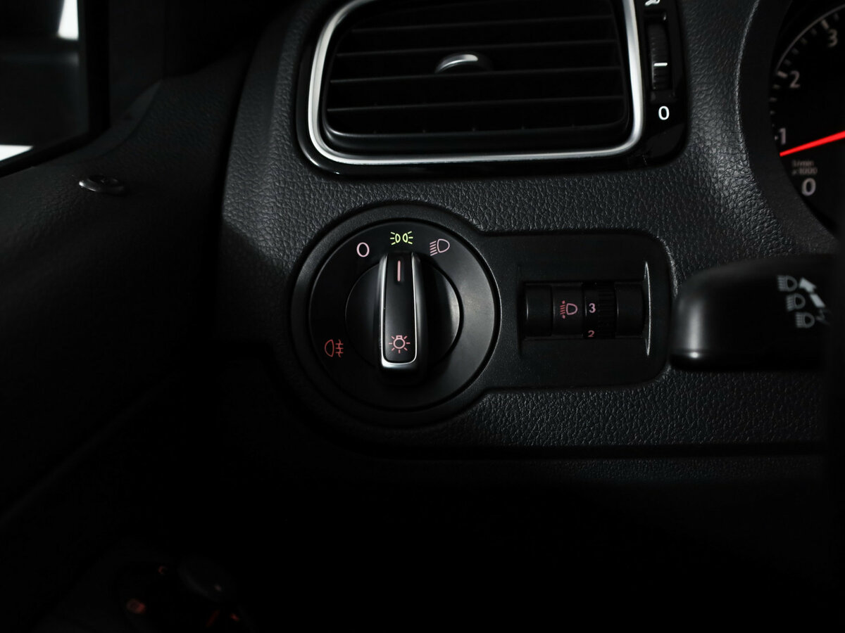 Купить Volkswagen Polo с пробегом. Фото: #16